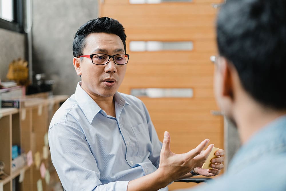 Starting-a-convo-financial-wellbeing_11.25 Staff talking about financial wellbeing at work